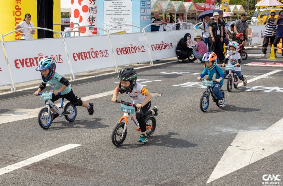 多亲子家庭 多亲子家庭